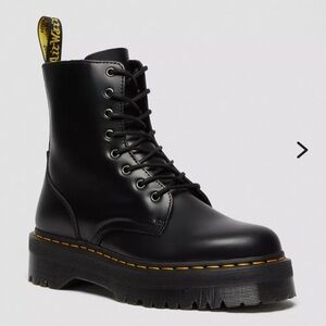 Jadon Platform Dr. Marten Boots